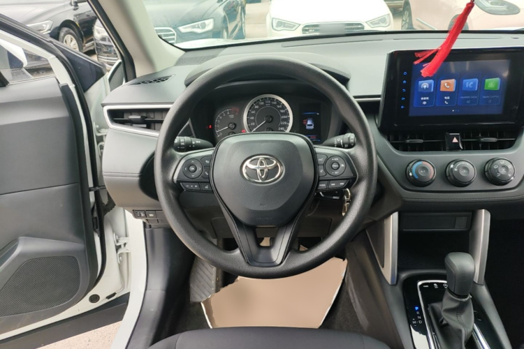 Toyota Corolla Cross 2024 car image #11