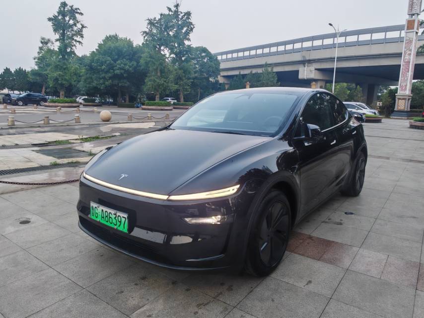 Tesla Model Y 2026 Tesla Model Y 2026 car image