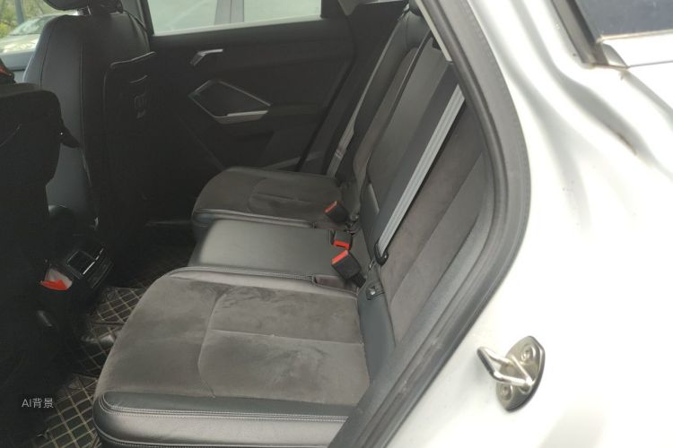 Audi Q3 2021 car image #19