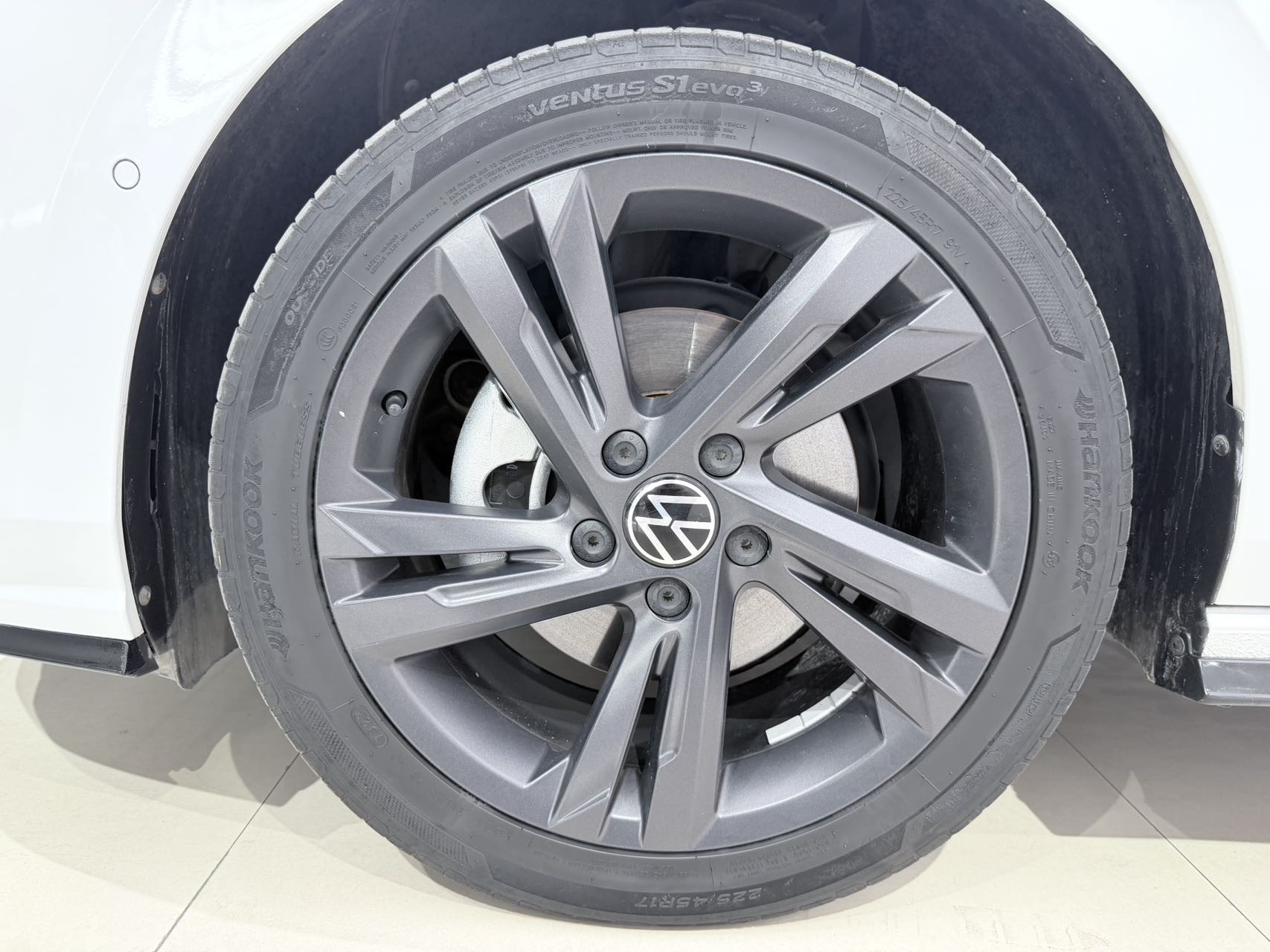 Volkswagen Golf 2022 car image #17