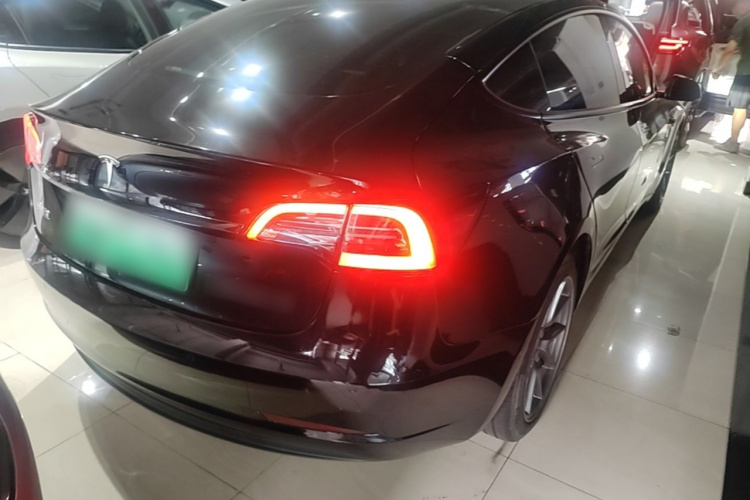 Tesla Model 3 2023 car image #5