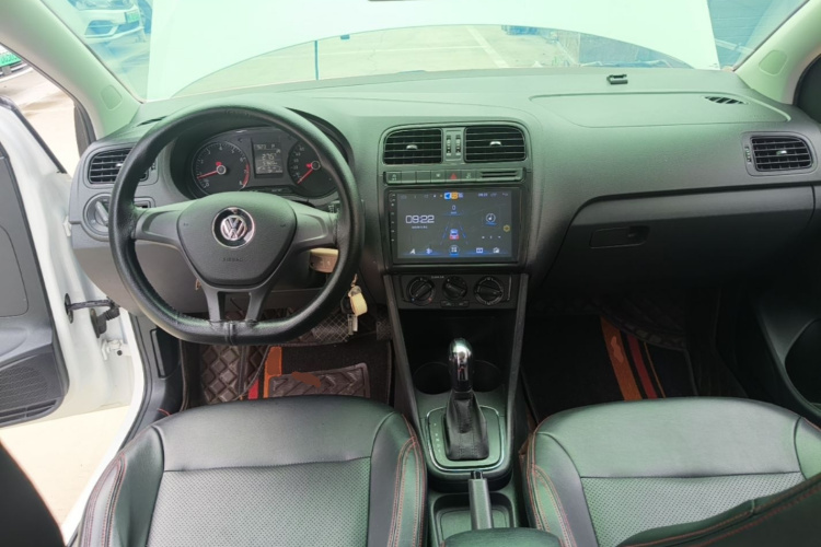 Volkswagen Polo 2019 car image #10