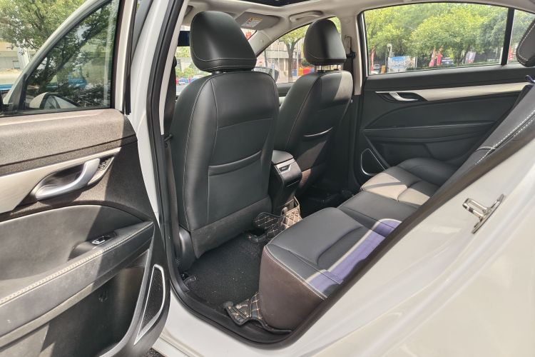 GEELY Emgrand 2020 car image #9