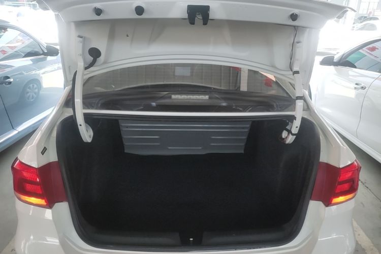 Volkswagen Santana 2016 car image #19