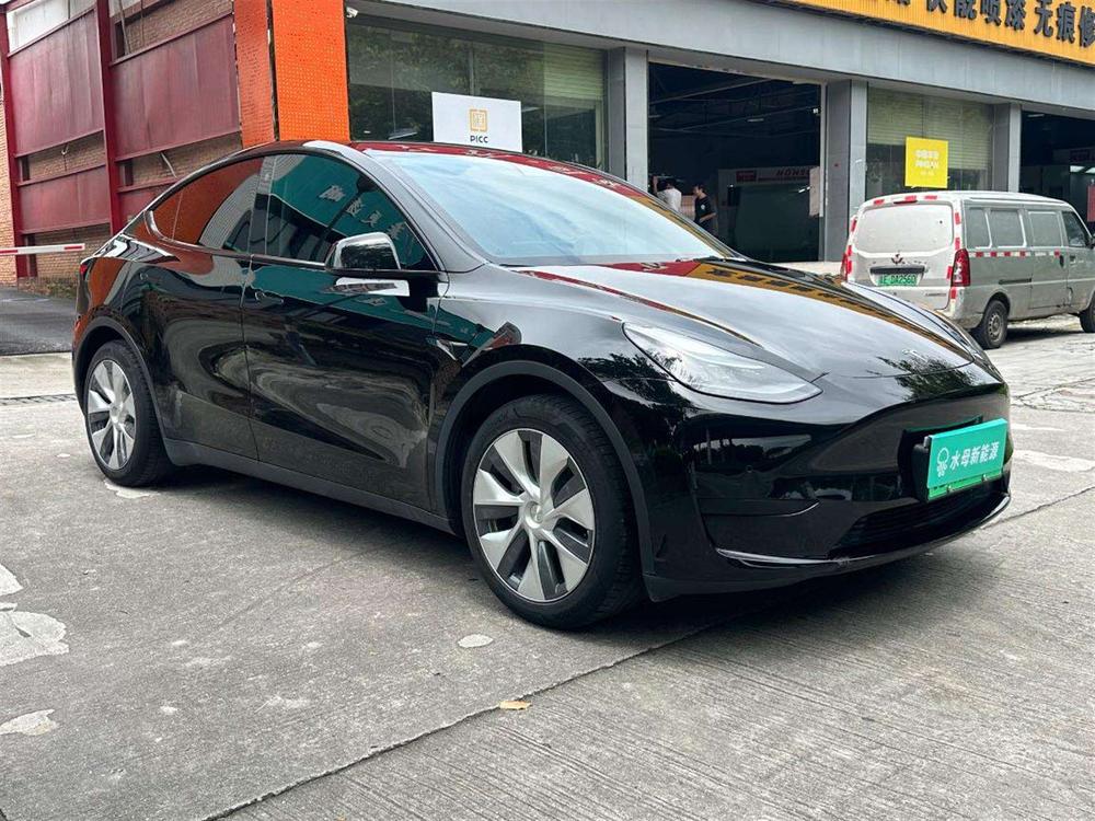 Tesla Model Y 2022 car image #3