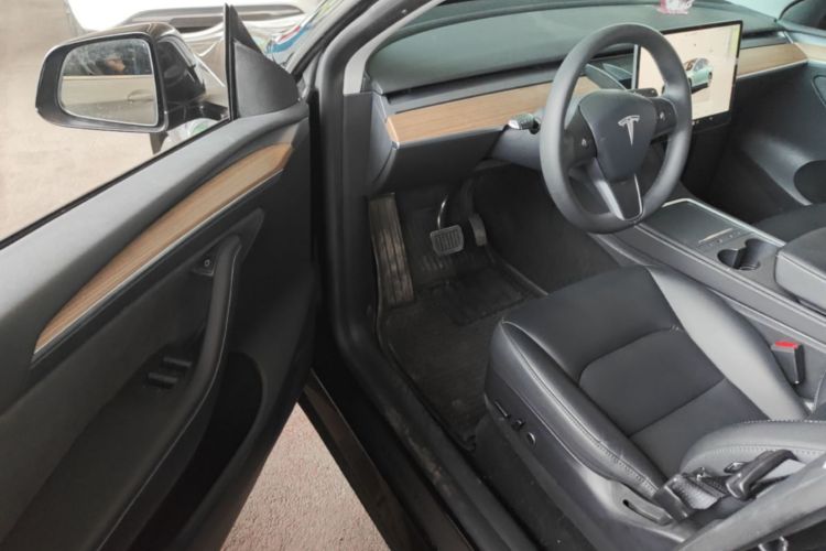 Tesla Model Y 2023 #16 Tesla Model Y 2023 immagine di auto #16