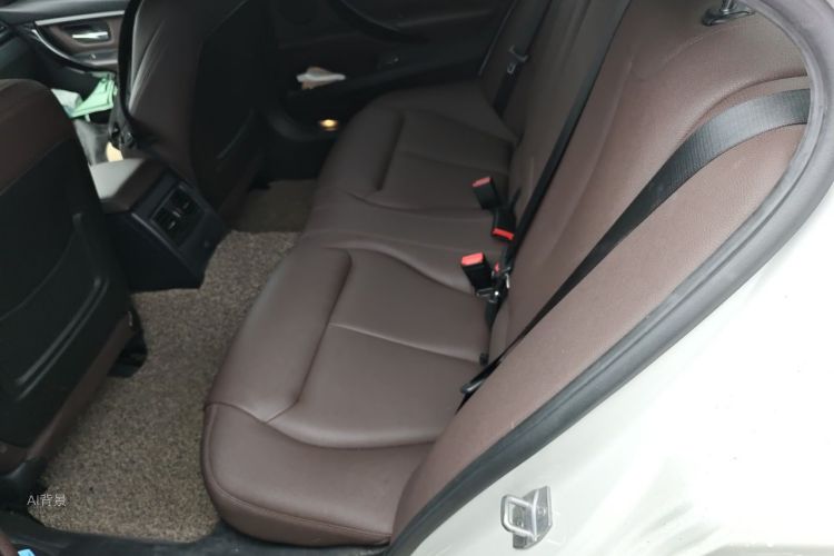 BMW 3 Series 2019 car image #19