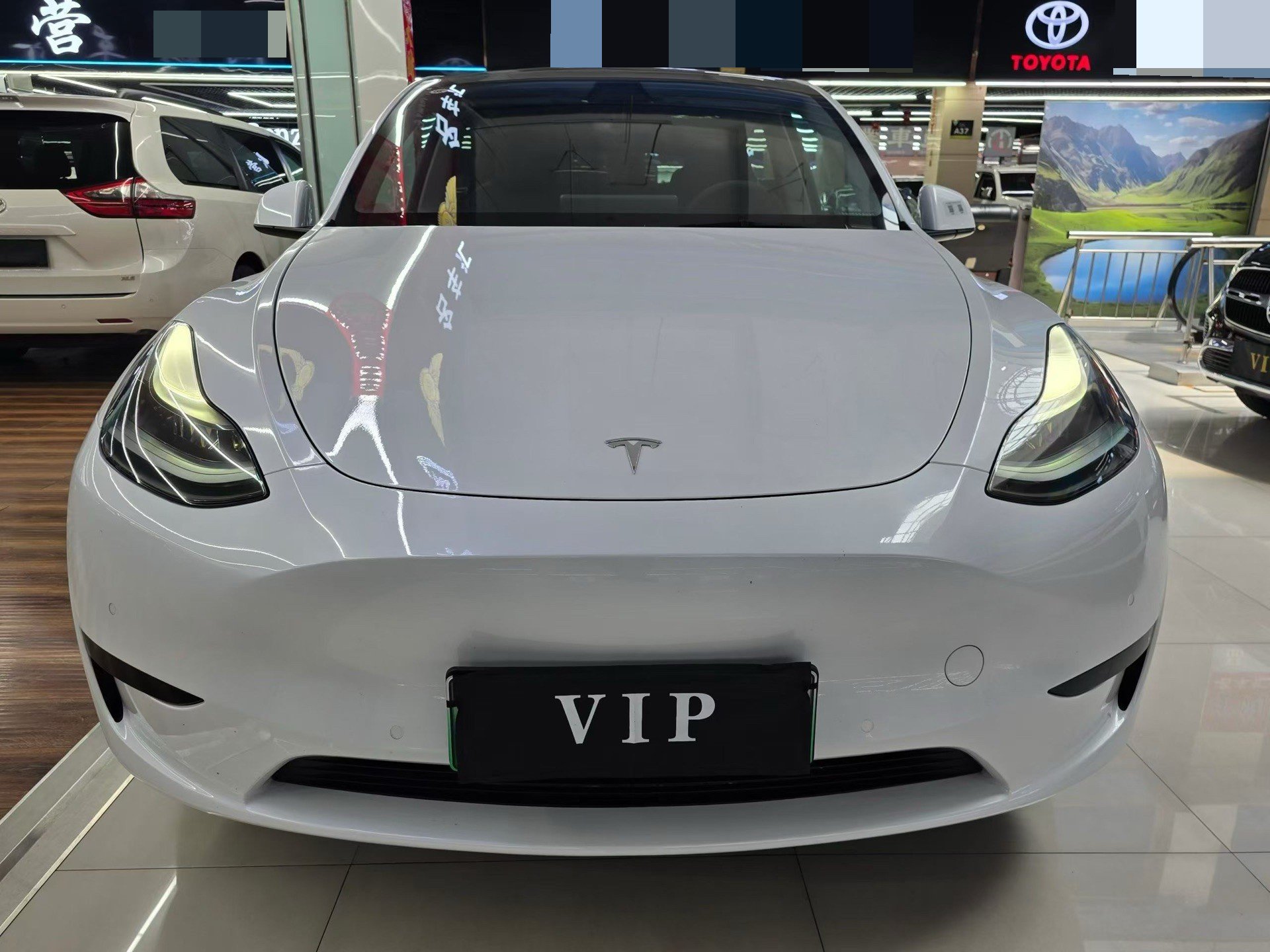 Tesla Model Y 2023 #2 Tesla Model Y 2023 car image #2