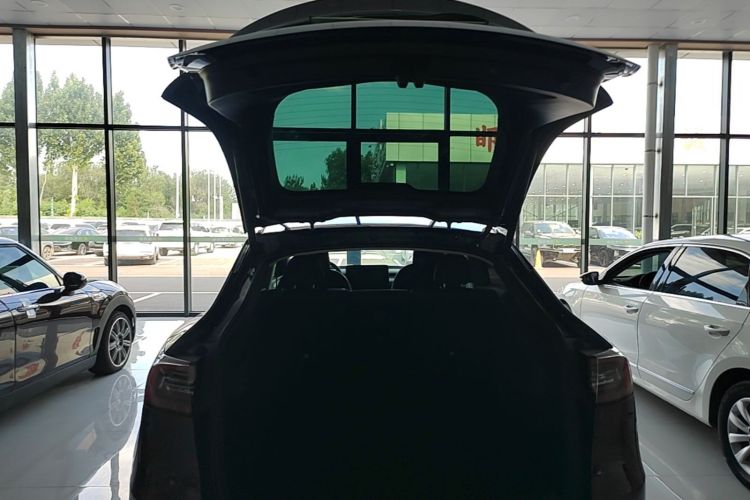 Tesla Model Y 2024 #19 Tesla Model Y 2024 car image #19