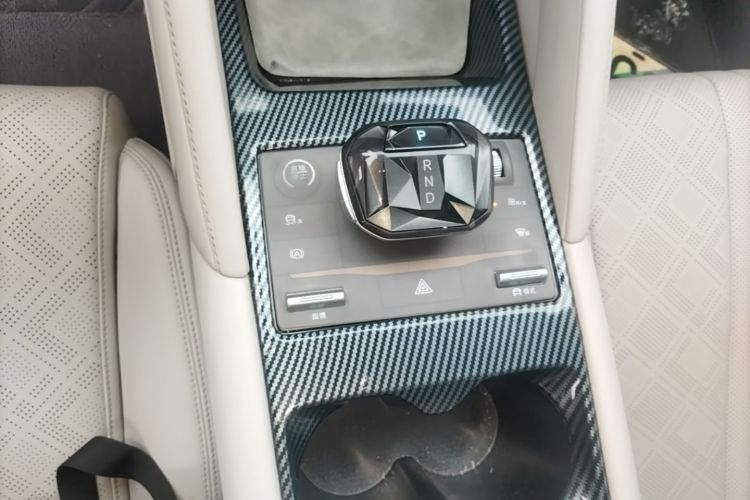 BYD YuanUP 2024 изображение автомобиля #14
