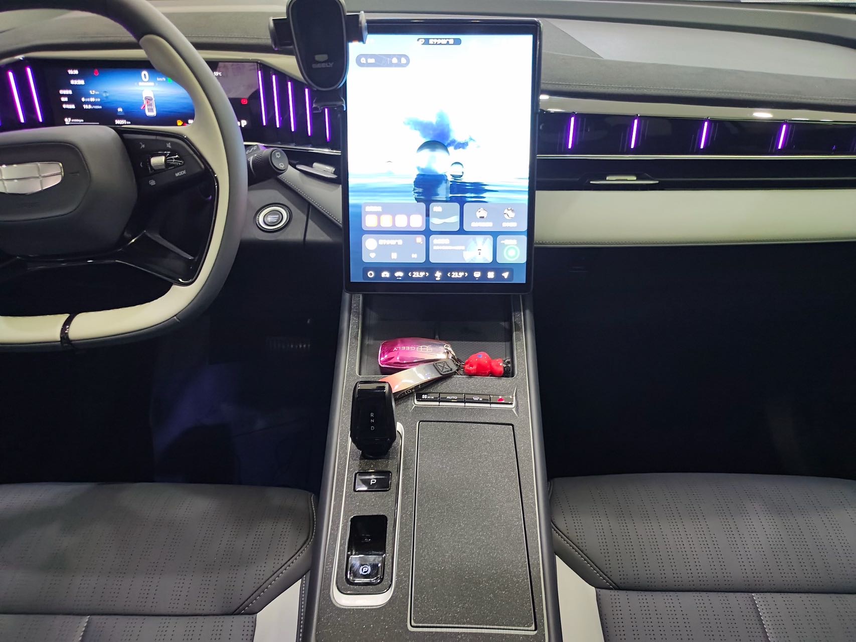 GEELY Boyue L 2025 immagine di auto #9