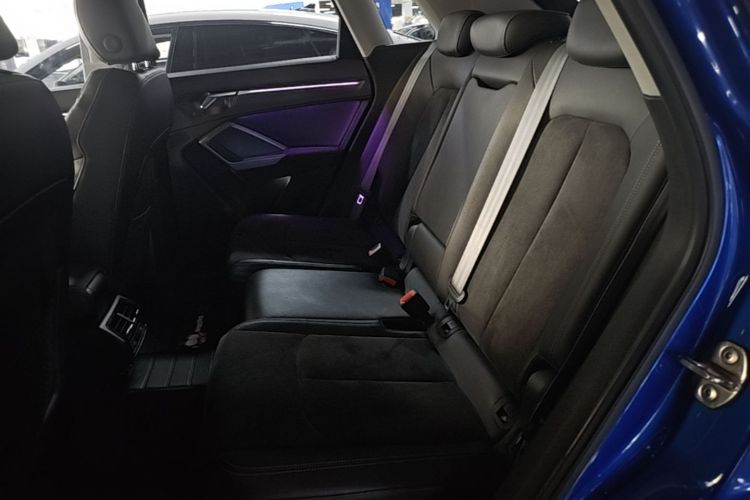 Audi Q3 2019 #13 Audi Q3 2019 car image #13