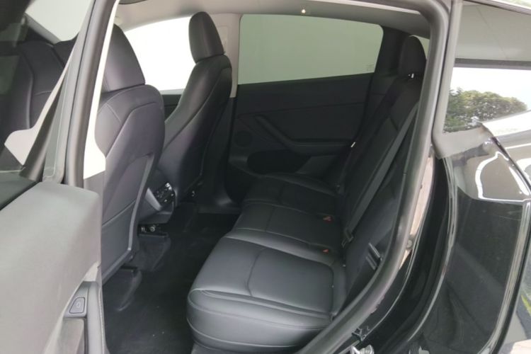 Tesla Model Y 2023 #17 Tesla Model Y 2023 car image #17