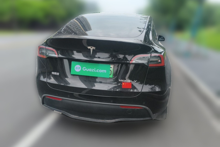 Tesla Model Y 2023 #6 Tesla Model Y 2023 car image #6