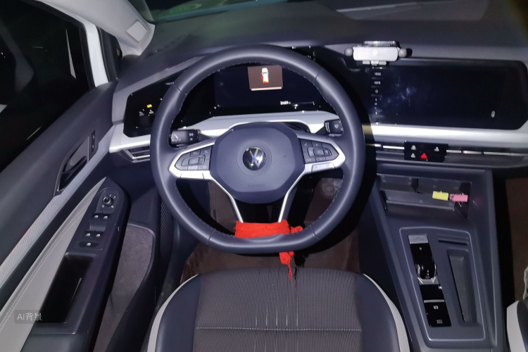 Volkswagen Golf 2023 car image #12