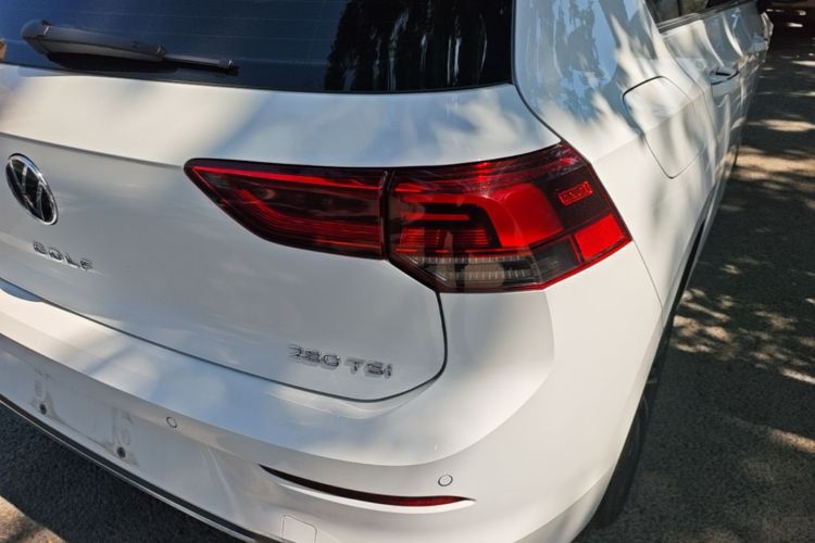 Volkswagen Golf 2022 car image #8