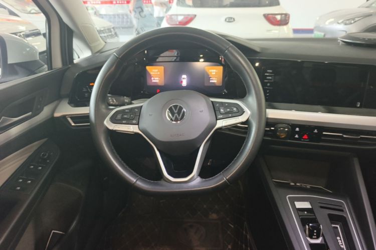 Volkswagen Golf 2021 car image #11