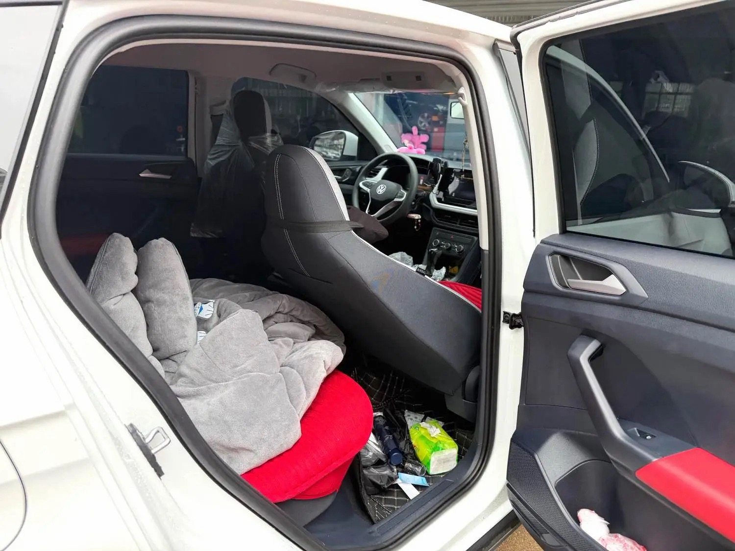 Volkswagen Tharu 2025 car image #9