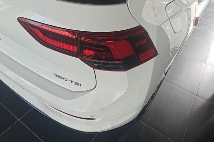 Volkswagen Golf 2022 car image #8