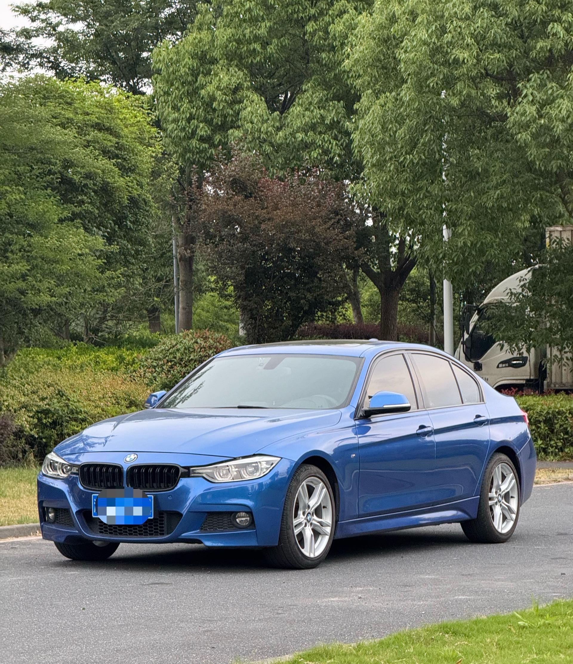 BMW 3 Series 2018 BMW 3 Series 2018 car image
