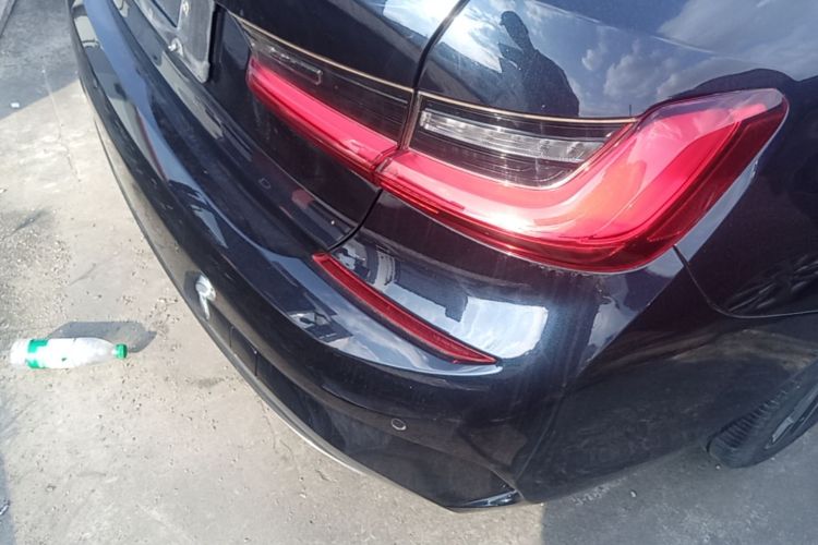 BMW 3 Series 2021 #8 BMW 3 Series 2021 صورة سيارة #8