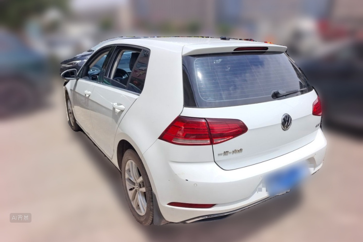 Volkswagen Golf 2018 car image #5