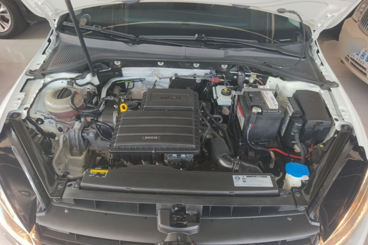 Volkswagen Golf 2019 car image #20