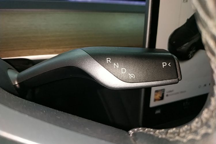 Tesla Model Y 2023 #14 Tesla Model Y 2023 car image #14