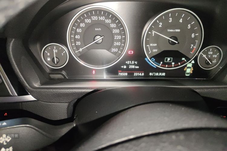 BMW 3 Series 2018 car image #14