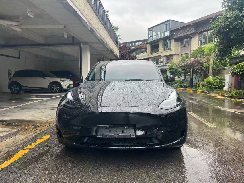 Tesla Model Y 2022 #2 Tesla Model Y 2022 car image #2