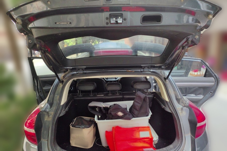 GEELY Emgrand GS 2017 car image #17