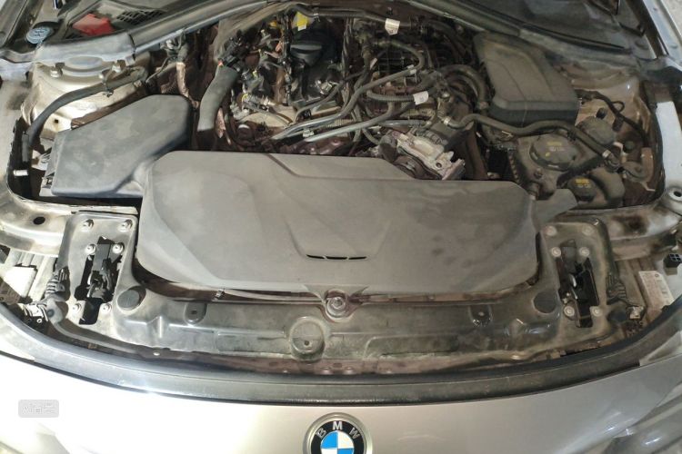 BMW 3 Series 2017 car image #22