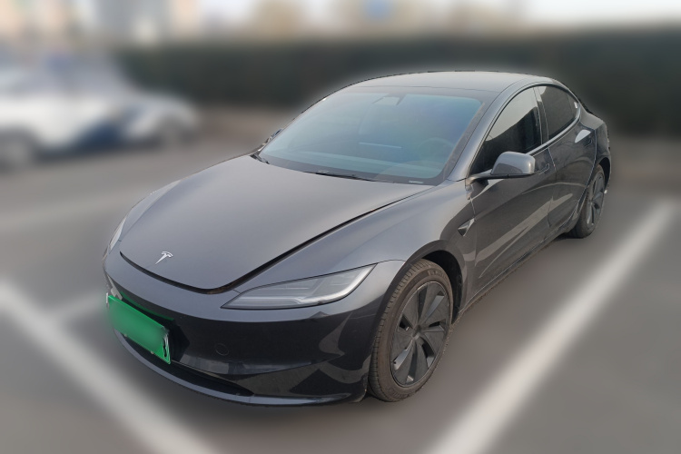 Tesla Model 3 2024 car image #2