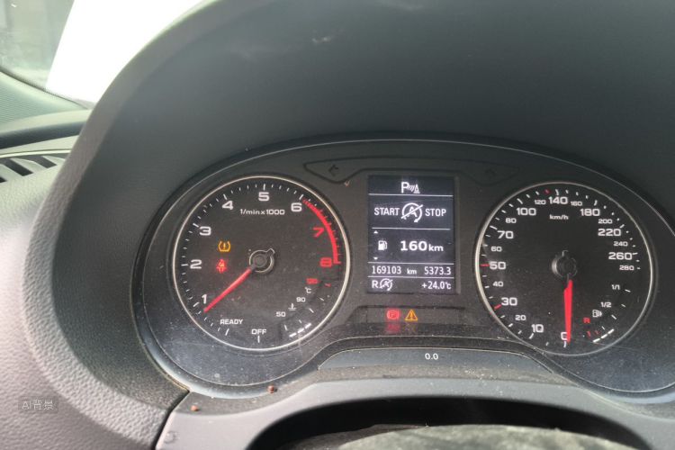 Audi A3 2018 car image #13