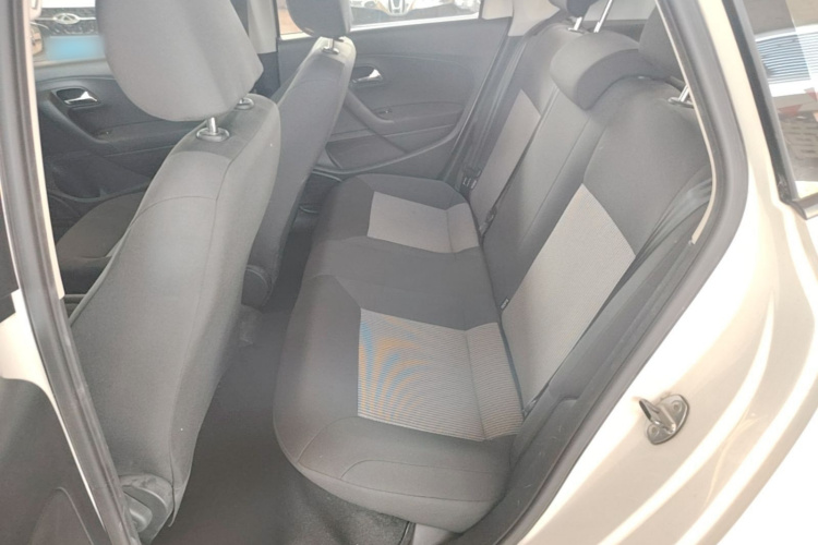 Volkswagen Polo 2018 car image #17