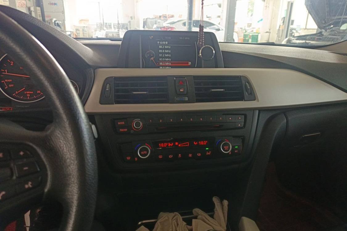 BMW 3 Series 2015 car image #26