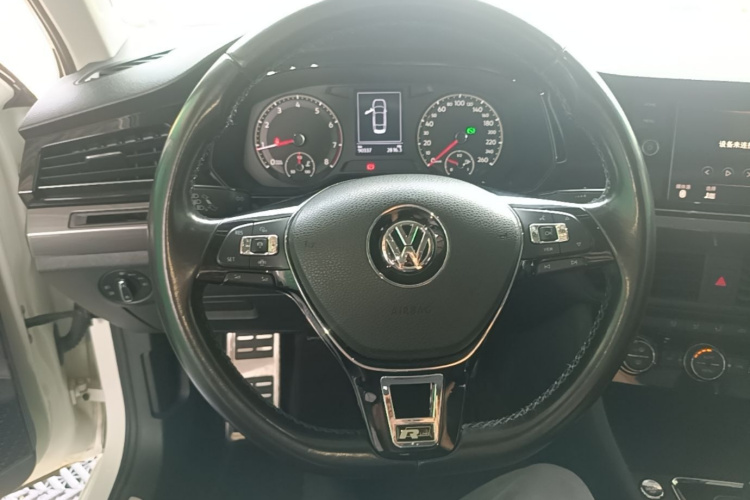 Volkswagen Bora 2019 изображение автомобиля #15