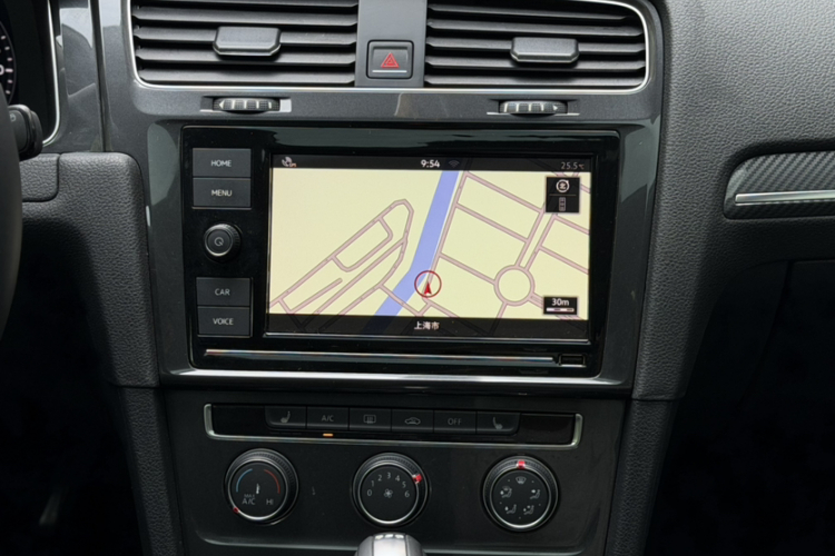 Volkswagen Golf 2019 car image #19