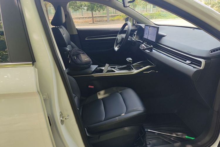 GEELY Emgrand 2025 car image #24