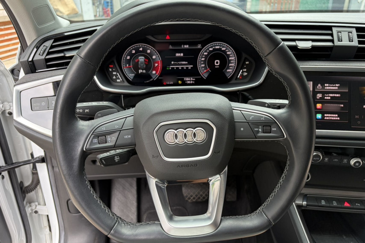 Audi Q3 2023 #11 Audi Q3 2023 car image #11