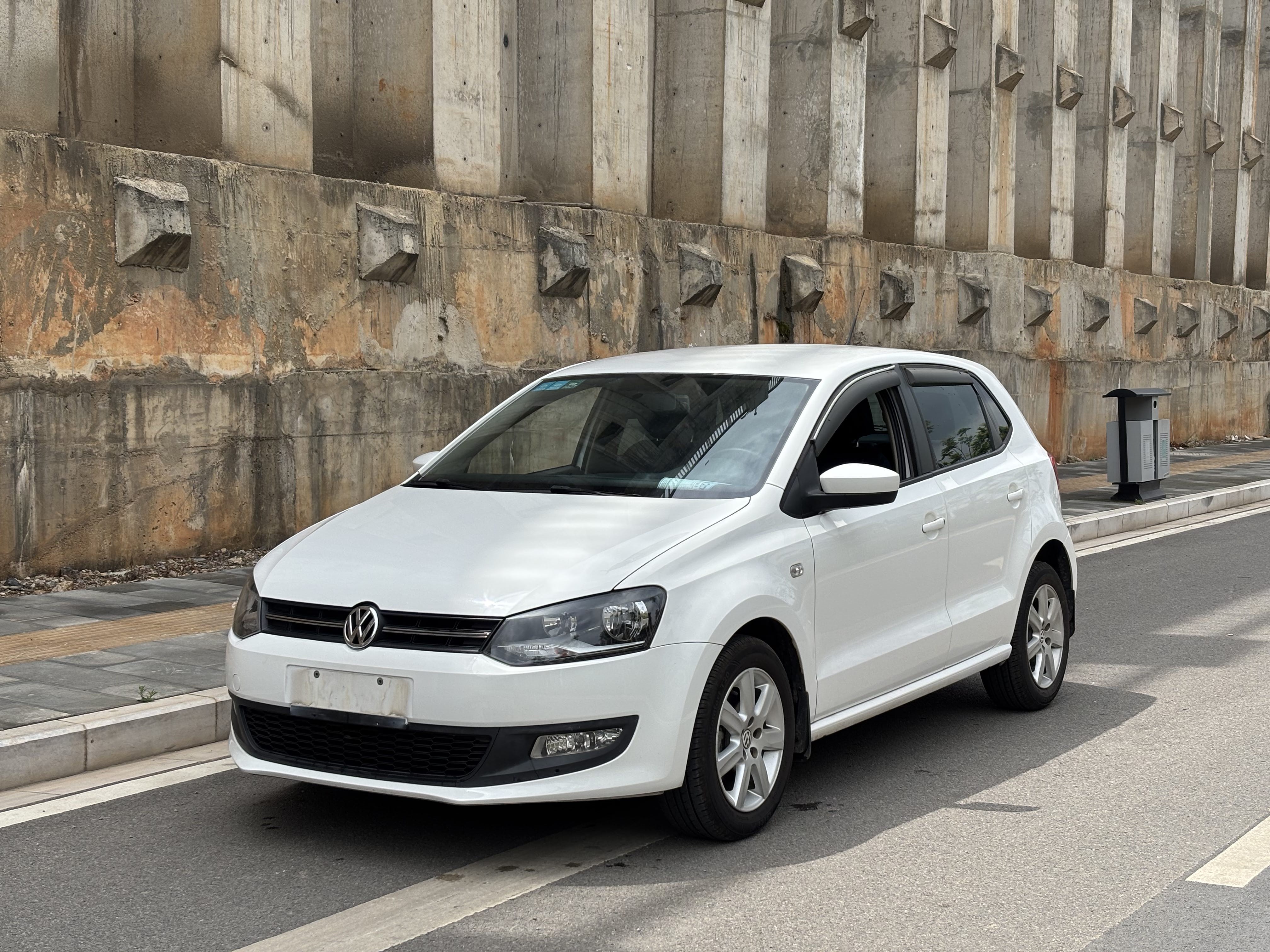 Volkswagen Polo 2014 Volkswagen Polo 2014 car image