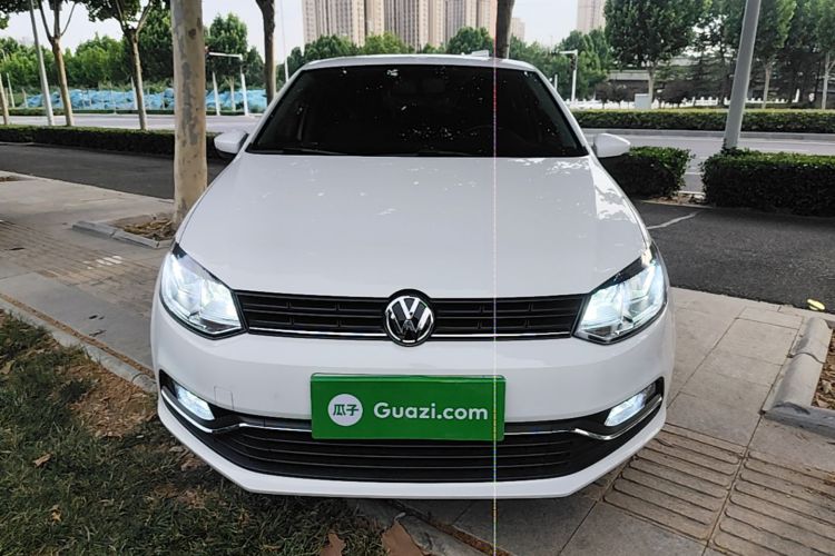 Volkswagen Polo 2017 car image #3