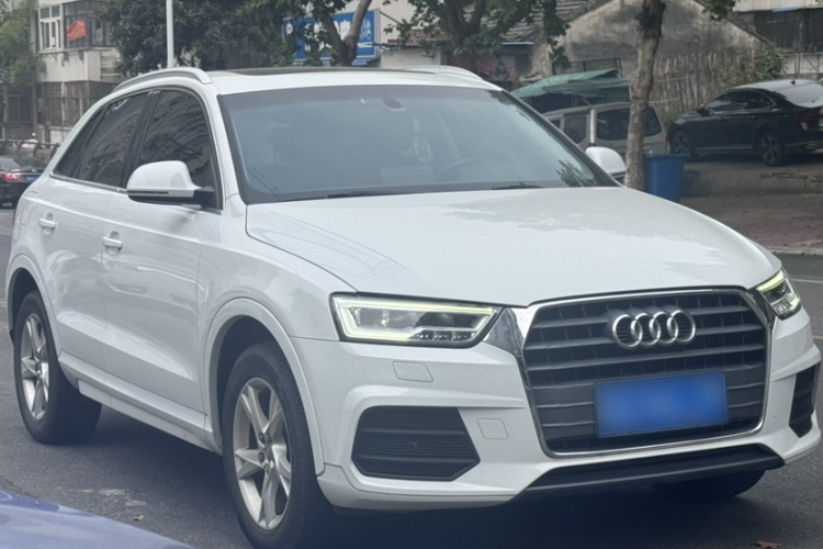 Audi Q3 2019 car image #7