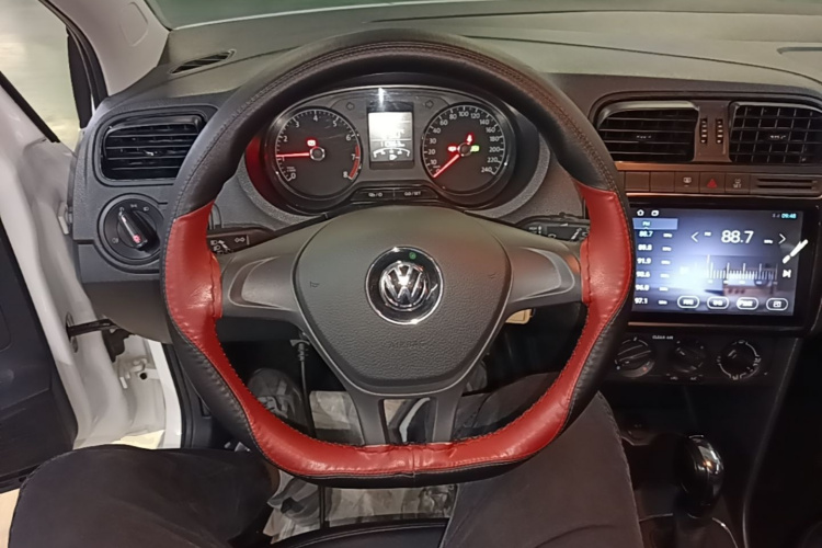 Volkswagen Polo 2019 #11 Volkswagen Polo 2019 car image #11
