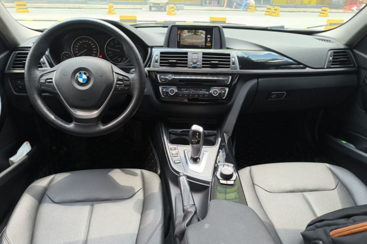 BMW 3 Series 2017 #10 BMW 3 Series 2017 car image #10