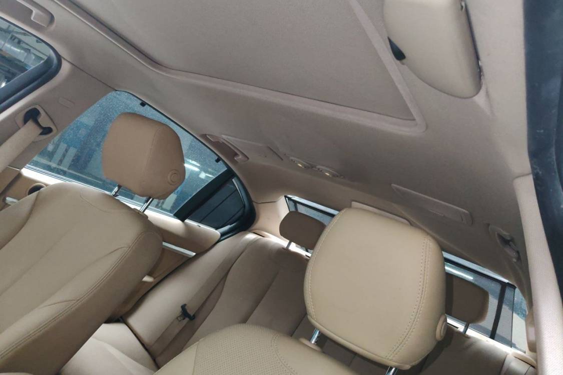 BMW 3 Series 2012 car image #20