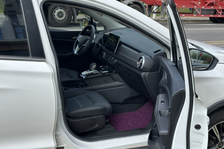 BYD Yuan New Energy 2019 #30 BYD Yuan New Energy 2019 car image #30
