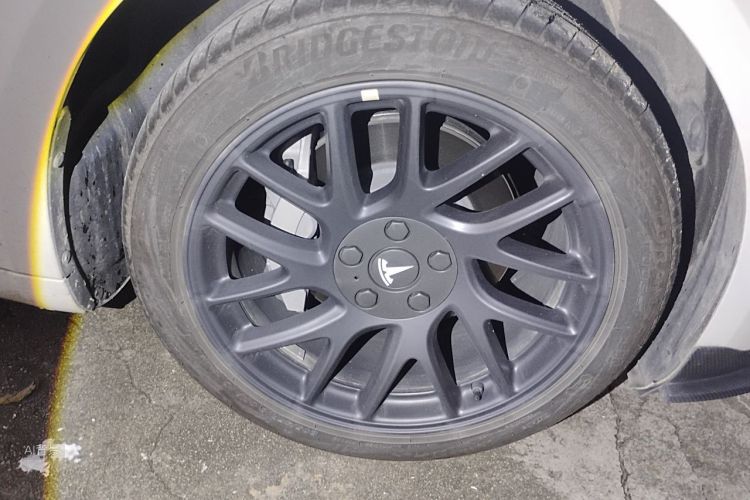 Tesla Model 3 2025 car image #9