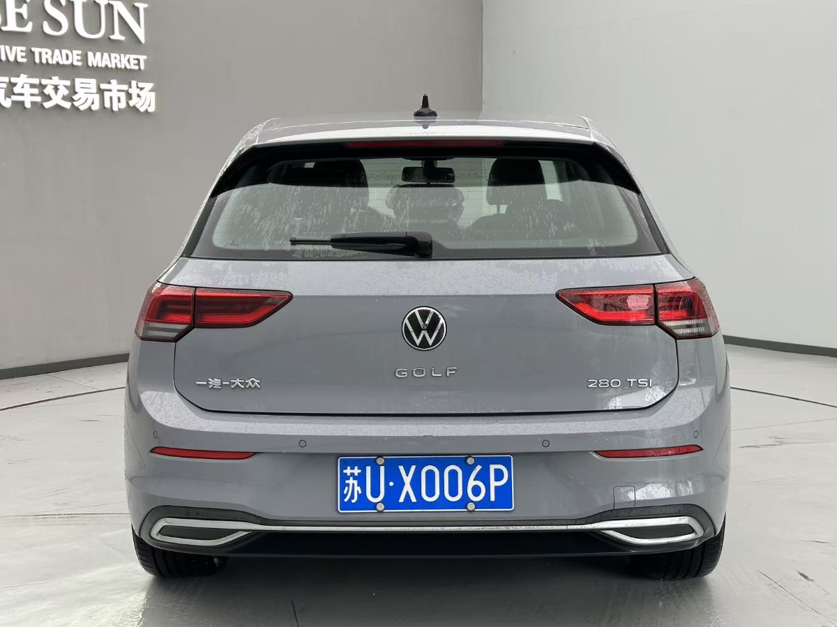 Volkswagen Golf 2023 immagine di auto #9