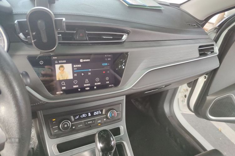 GEELY Emgrand 2021 #15 GEELY Emgrand 2021 car image #15